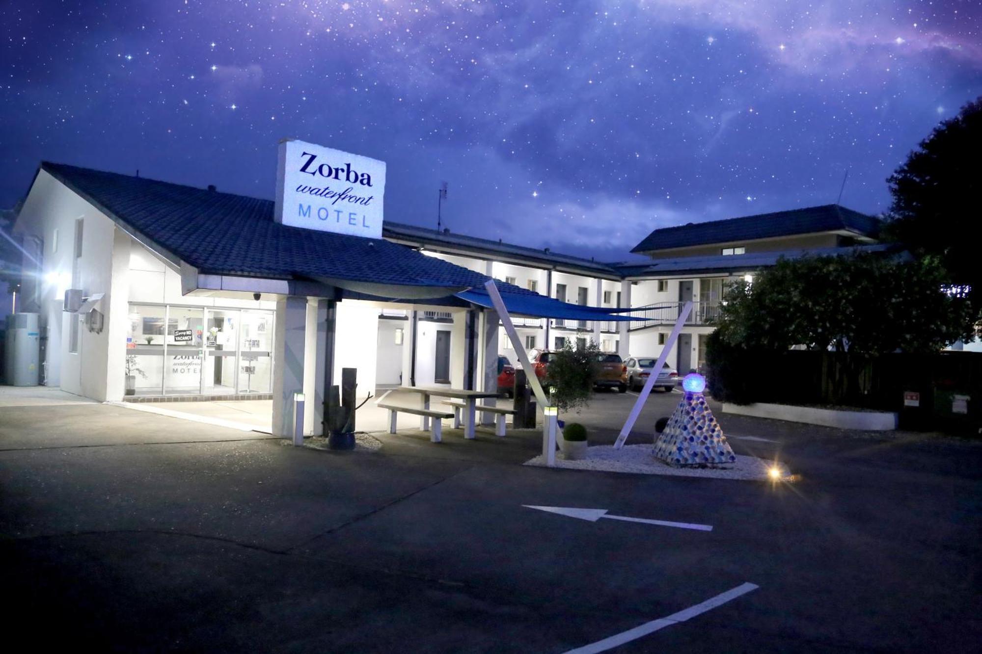 בייטמנס ביי Zorba Waterfront Motel מראה חיצוני תמונה