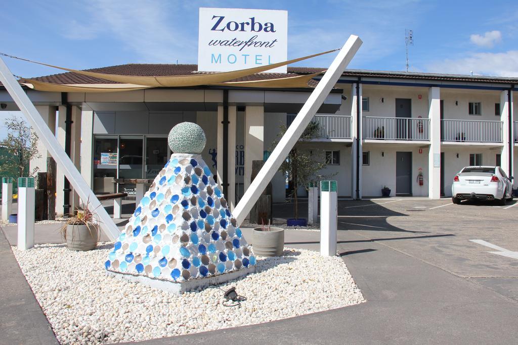 בייטמנס ביי Zorba Waterfront Motel מראה חיצוני תמונה