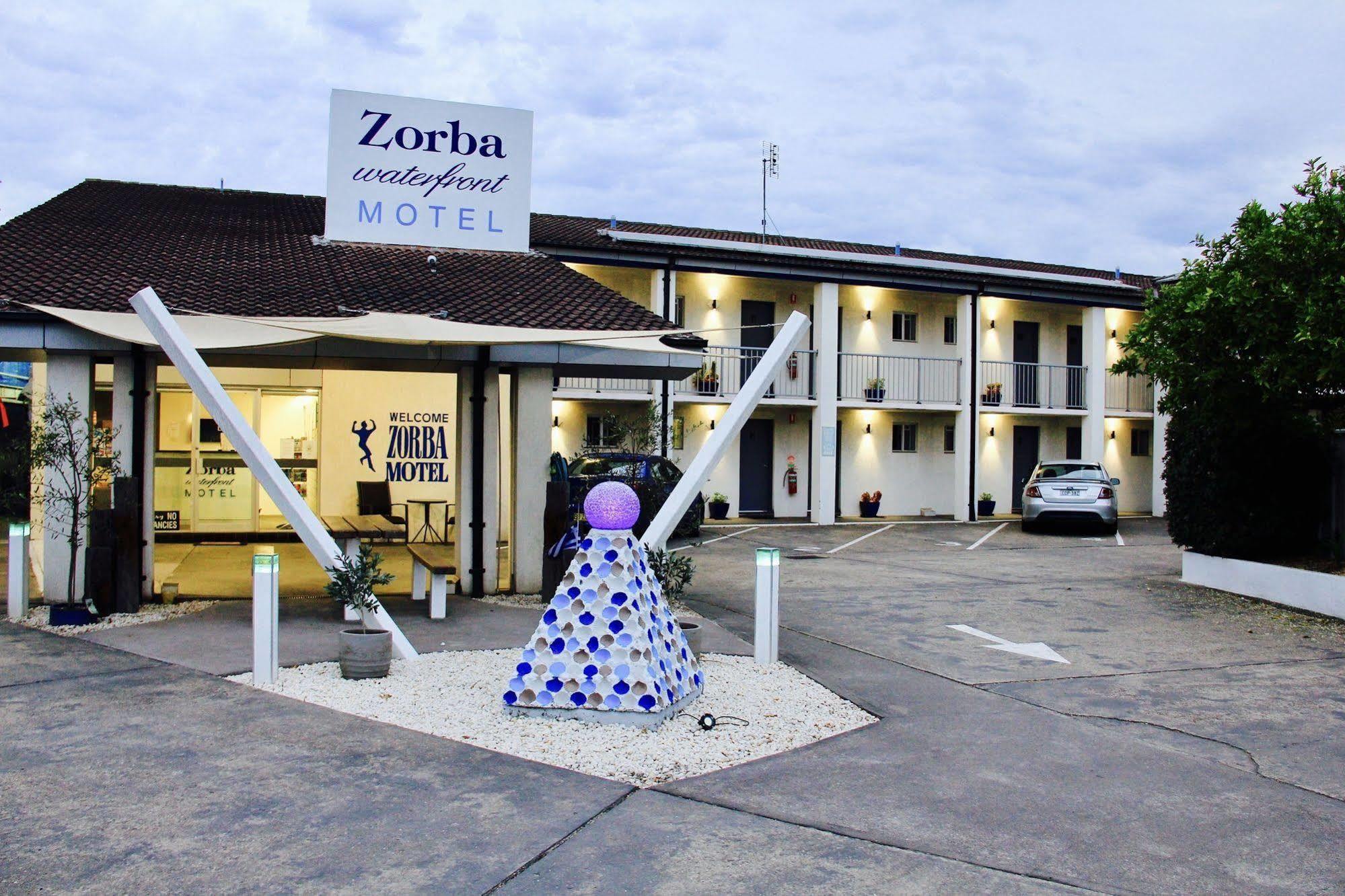 בייטמנס ביי Zorba Waterfront Motel מראה חיצוני תמונה